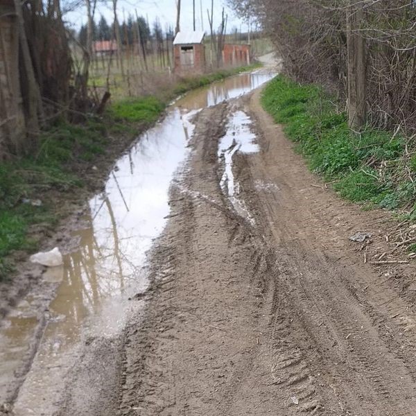 Yoğun yağış nedeniyle bozulan yollarda hummalı bir çalışma başlatıldı