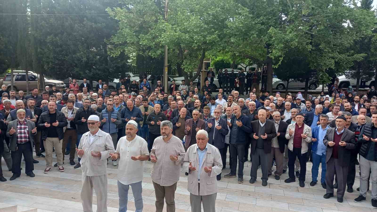 Gediz Belediye Başkanı Muharrem Akçadurak dualarla hacca uğurlandı