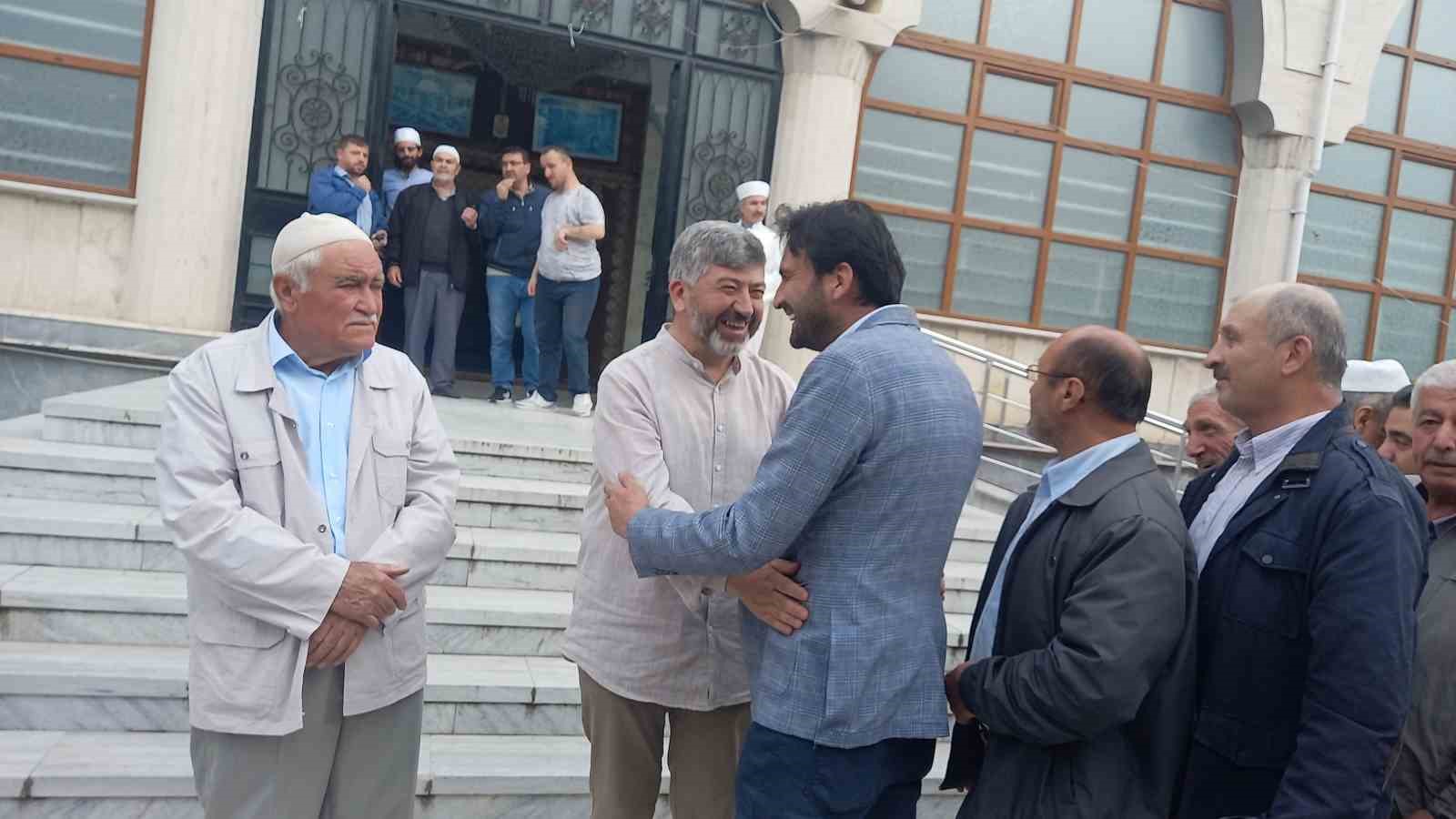 Gediz Belediye Başkanı Muharrem Akçadurak dualarla hacca uğurlandı