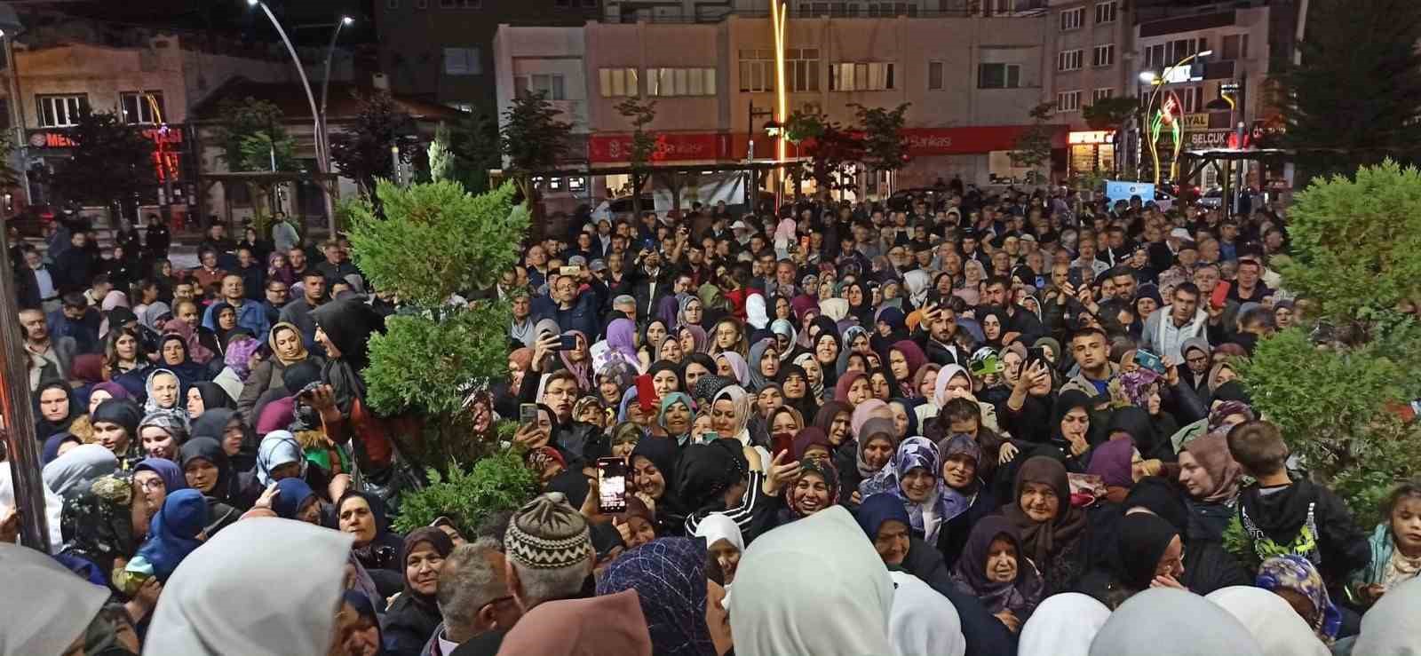 Sandıklı’da hacı adayları kutsal topraklara uğurlandı