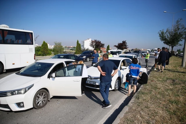 Eskişehir'de 9 otomobilin karıştığı zincirleme trafik kazası! Yaralılar var