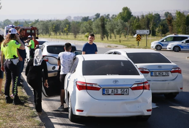 Eskişehir'de 9 otomobilin karıştığı zincirleme trafik kazası! Yaralılar var