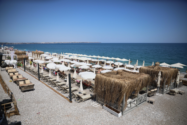 Antalya'da plajda aylık loca kiraları 75 bin lirayı buldu! Yıllık ev kirasına denk geliyor