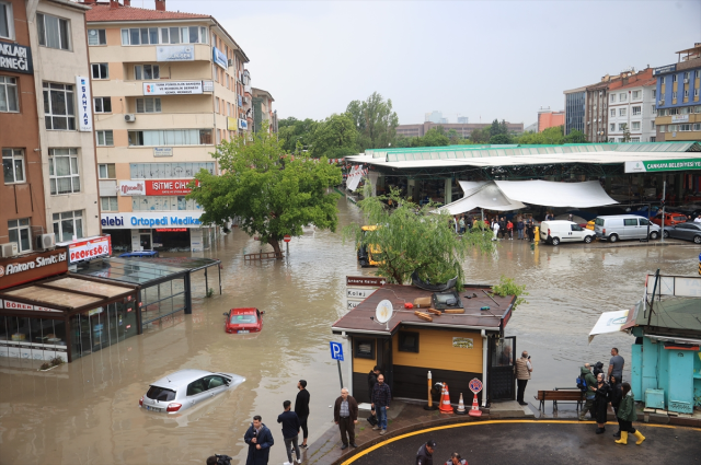 Sele teslim olan Ankara'da Mansur Yavaş'tan kritik uyarı: Taşma noktasına geldi