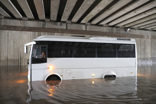 Sele teslim olan Ankara'da Mansur Yavaş'tan kritik uyarı: Taşma noktasına geldi