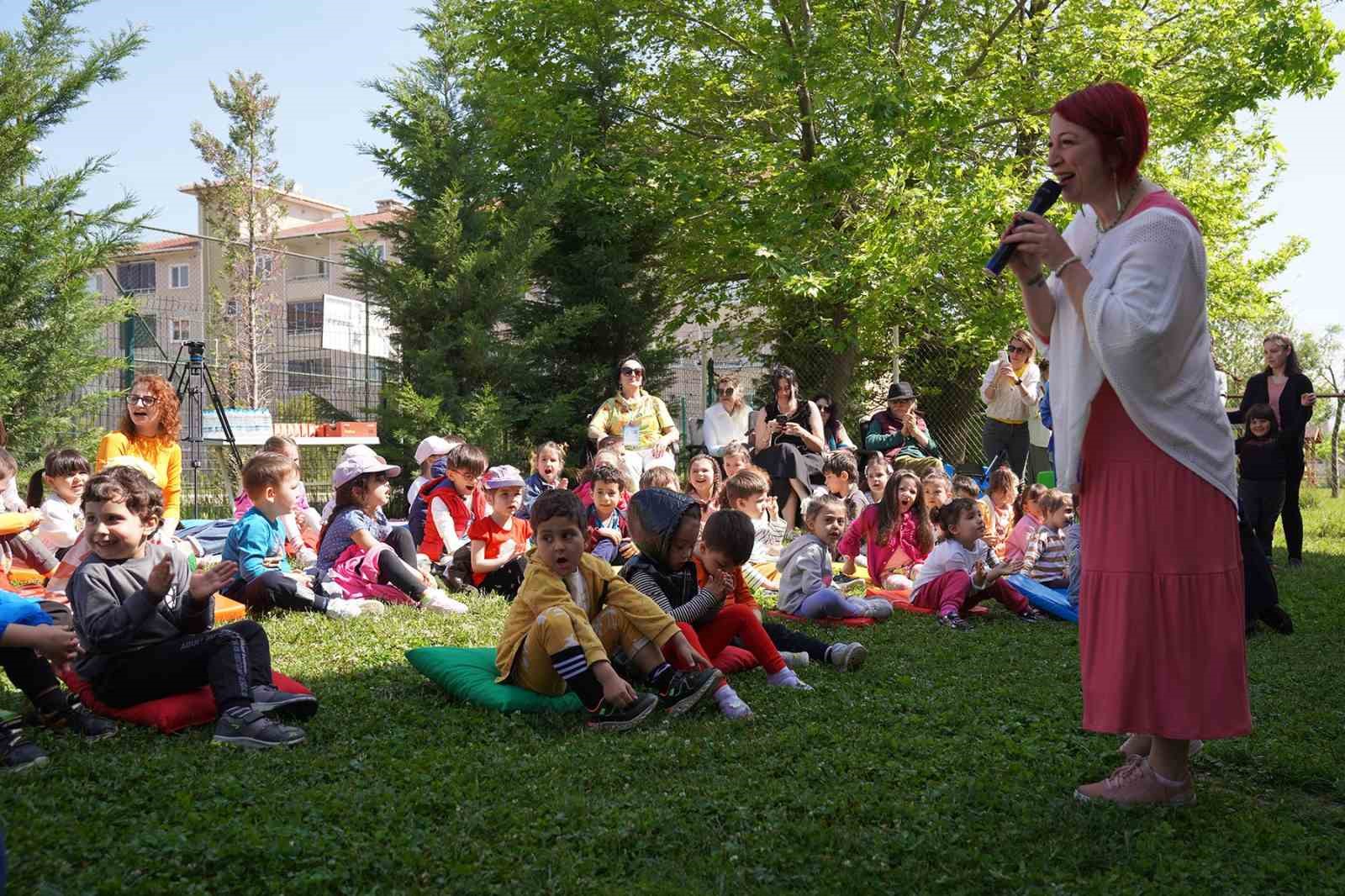 Çocuklar şair Elem Erk ile buluştu