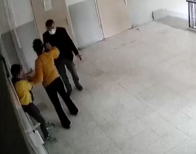 Öğrencisini acımadan döven öğretmen, kendisiyle ilgili paylaşım yapan Ümit Erdim'e dava açtı