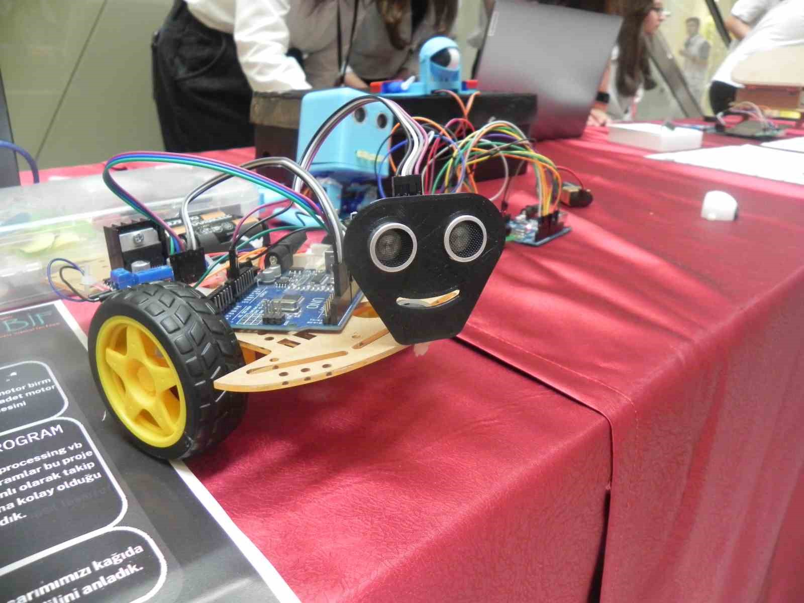 Liseli öğrencilerin Robotik ve Kodlama Sergisi