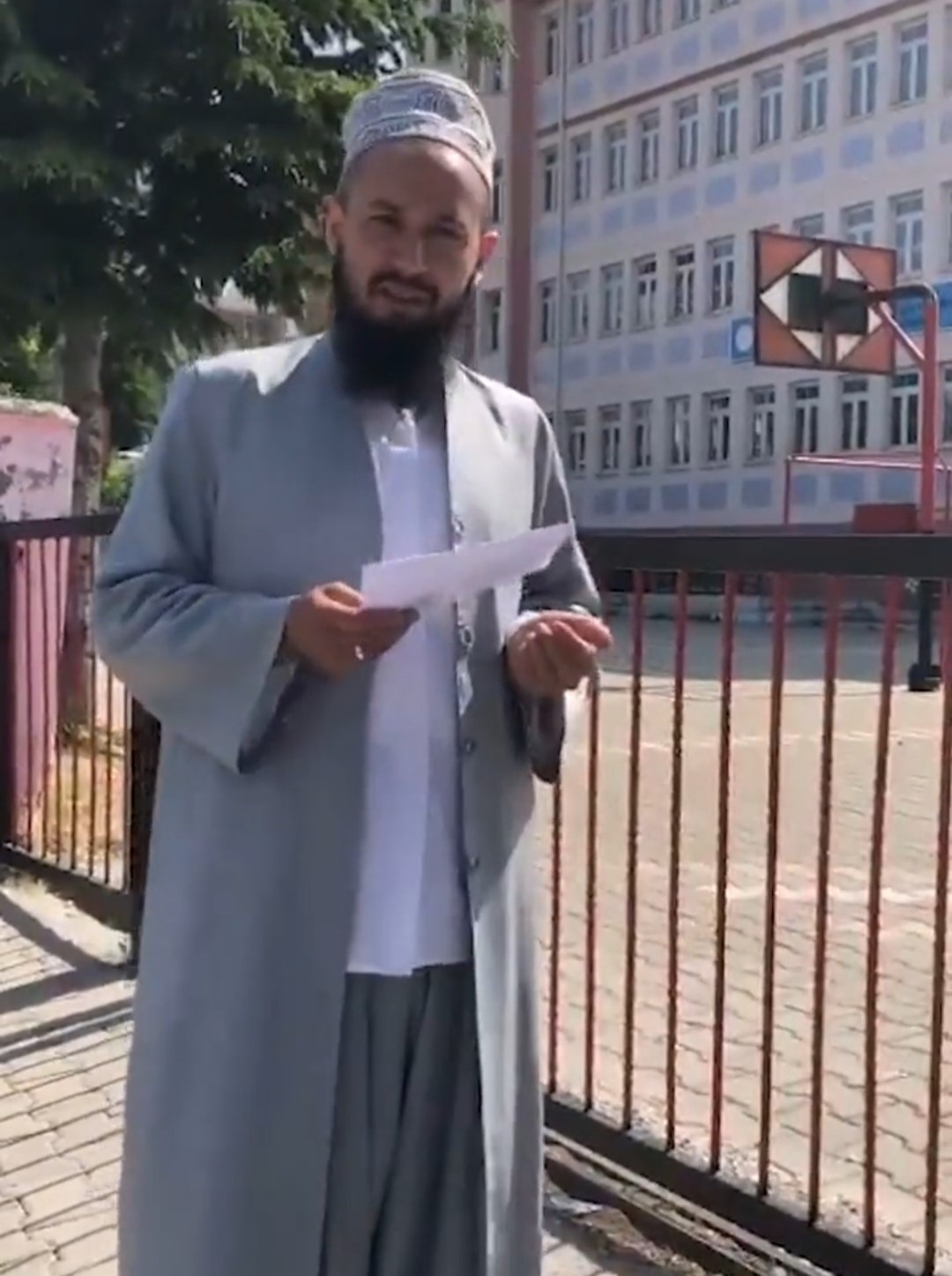 Kütahya’da bir imam ’takkeli’ olduğu gerekçesiyle sınava alınmadı iddiası