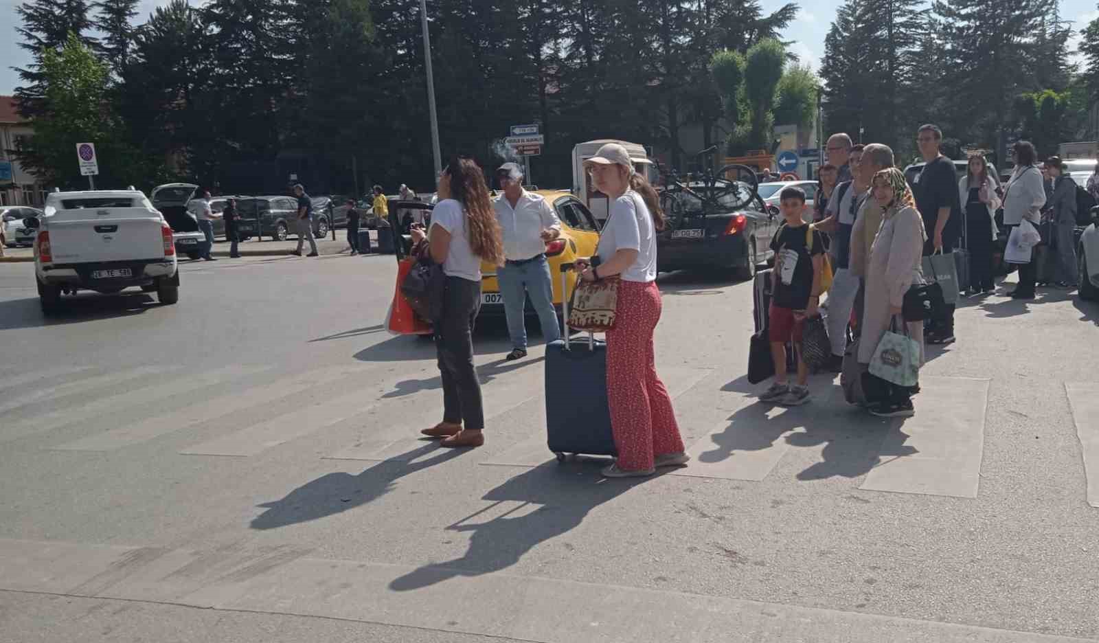 Eskişehir Tren Garı’nda bayram tatili hareketliliği