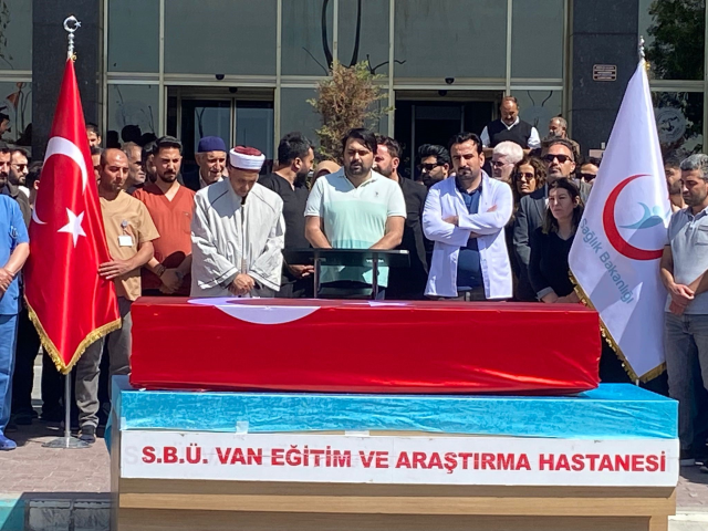 Van'da bisikletle işe giderken kamyonetin çarptığı hemşire hayatını kaybetti