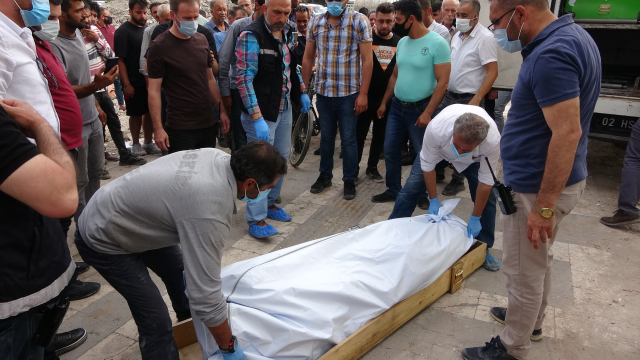 Adıyaman'da depremde kaybolan genç kızın cesedi enkaz altında bulundu