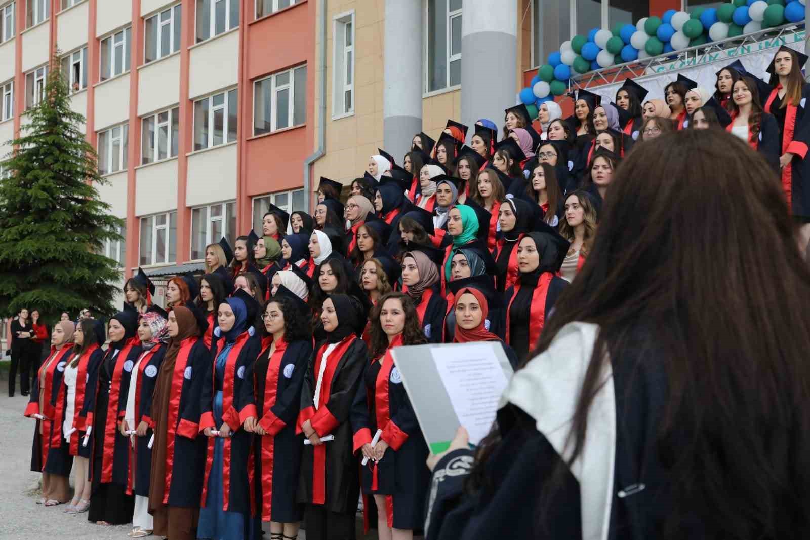 KSBÜ’de mezuniyet coşkusu yaşandı