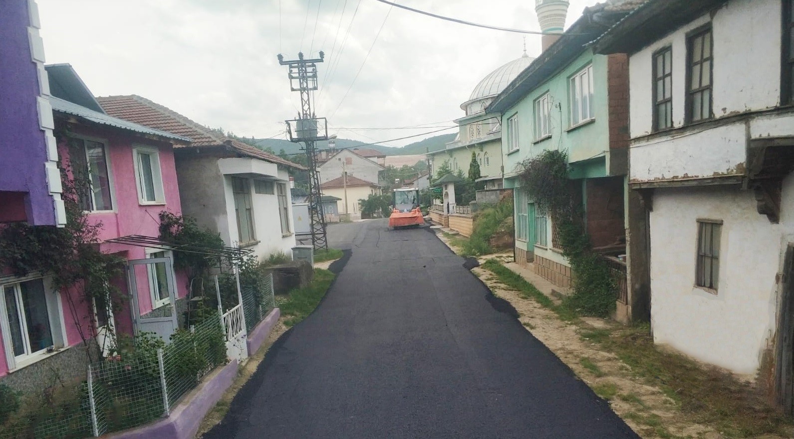 Dereköy Köyü’ne 3 bin 200 metrelik asfalt yol yapıldı
