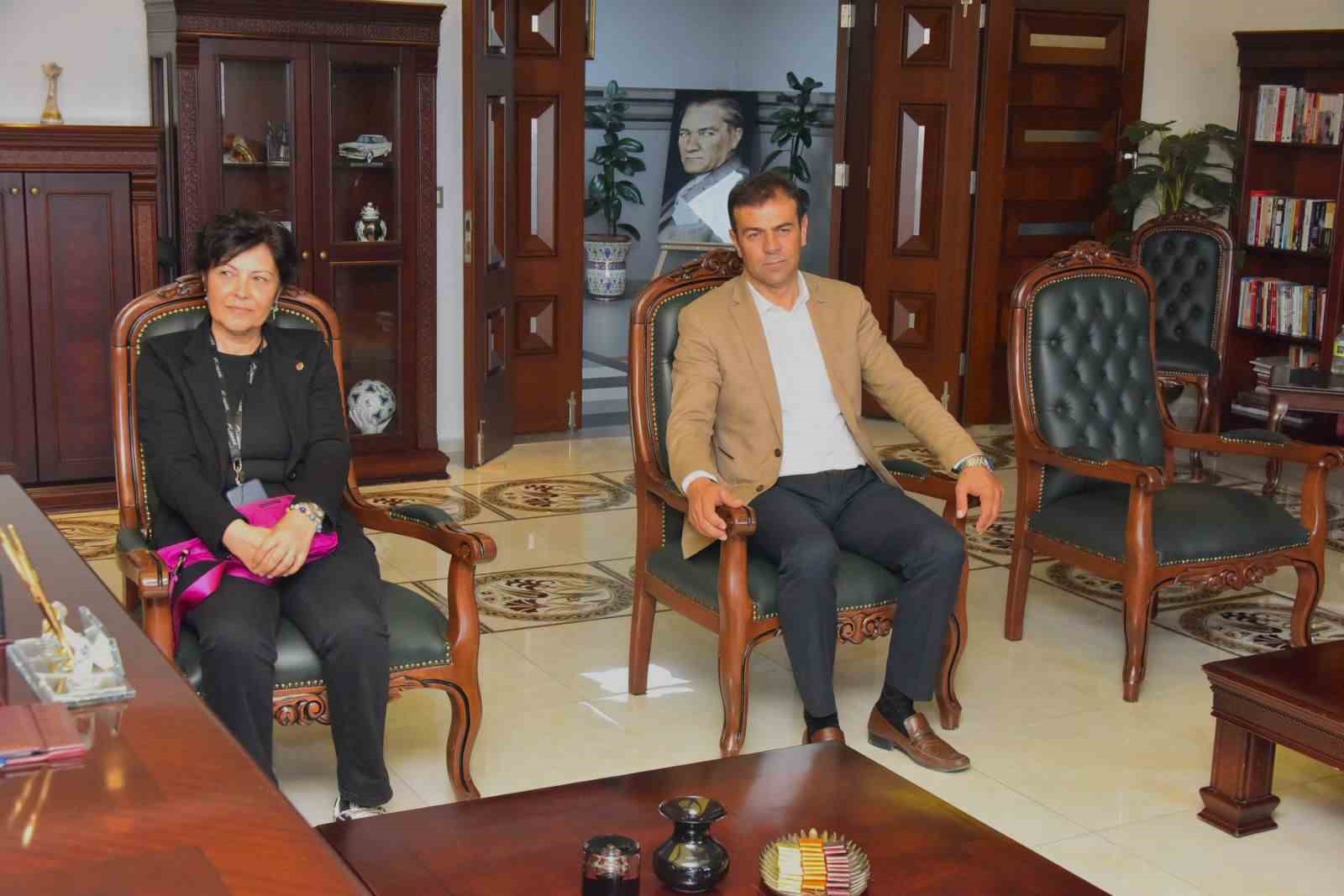 Başkan Bakkalcıoğlu DİSK Genel-İş Sendikası yöneticileri ile bir araya geldi