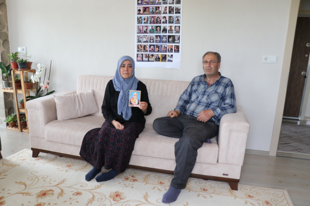 Acılı anne baba, depremde kaybolan kızı ve torunları için Cumhurbaşkanı Erdoğan'dan yardım istedi