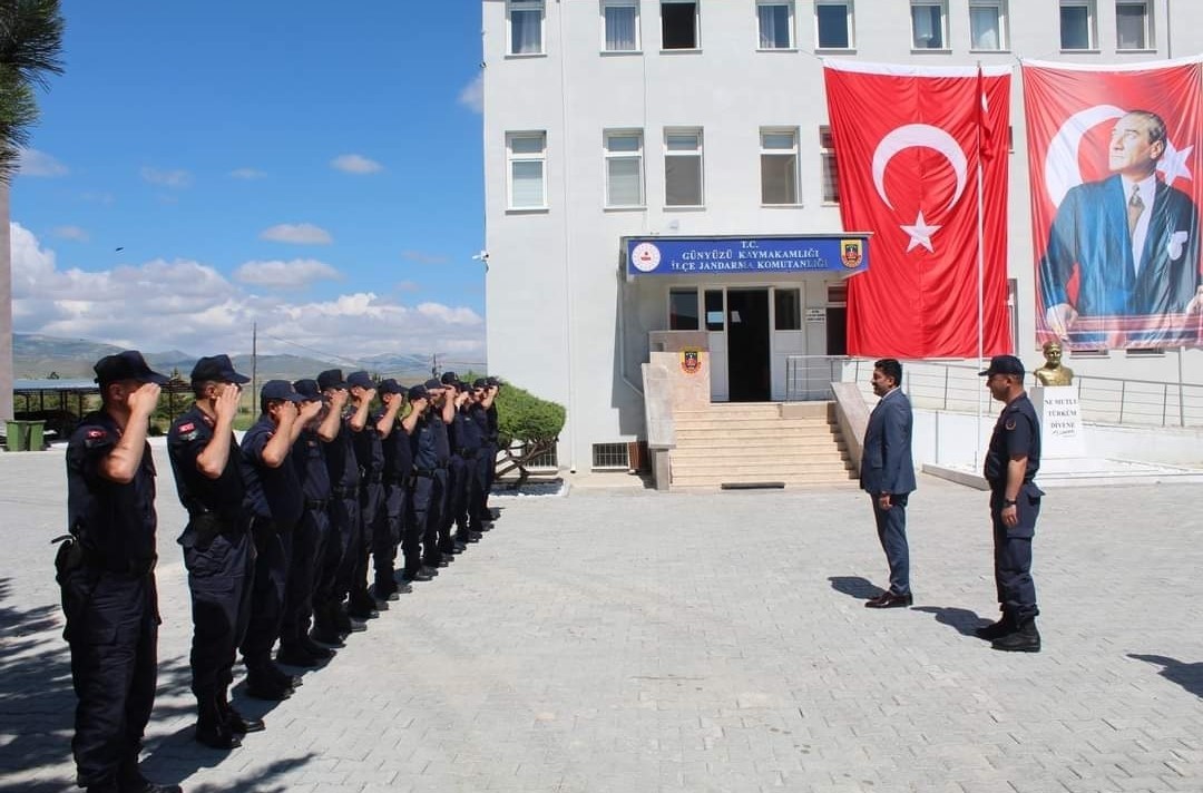 Günyüzü Kaymakamı Arslan’dan İlçe Jandarma Komutanlığına ziyaret