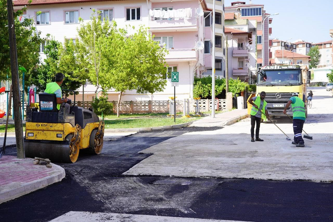 Hürriyet Mahallesindeki çalışmaları yerinde inceledi