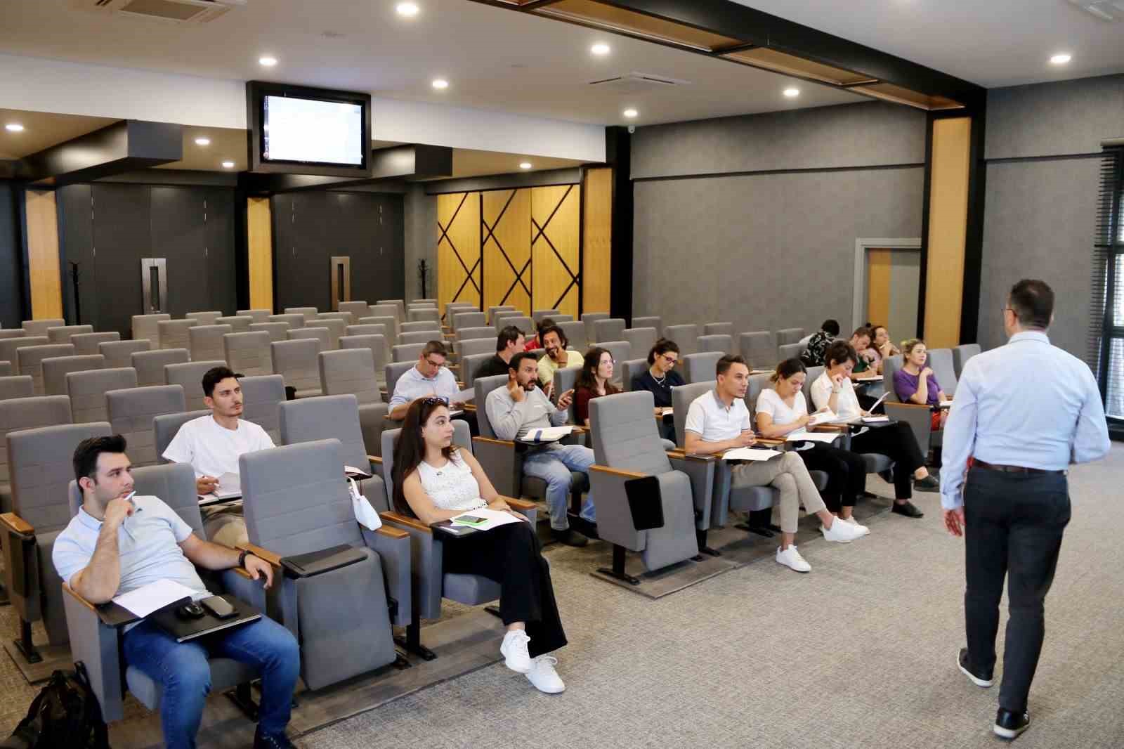 Kütahya OSB Akademi’de eğitimler devam ediyor