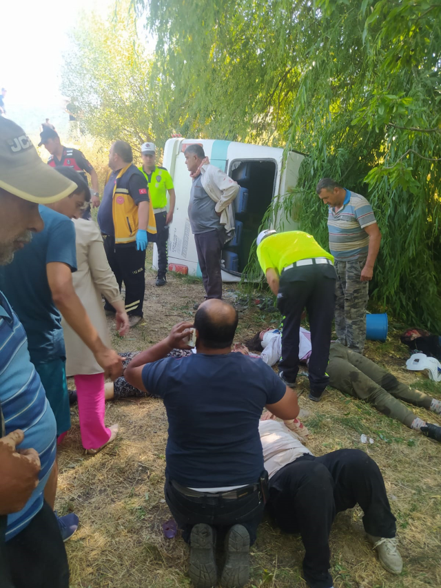 Afyonkarahisar'da 8 kişinin can verdiği kazada minibüs şoförü ehliyetsiz çıktı