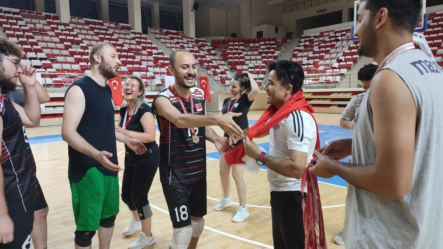 15 Temmuz Demokrasi ve Milli Birlik Günü anısına voleybol turnuvası