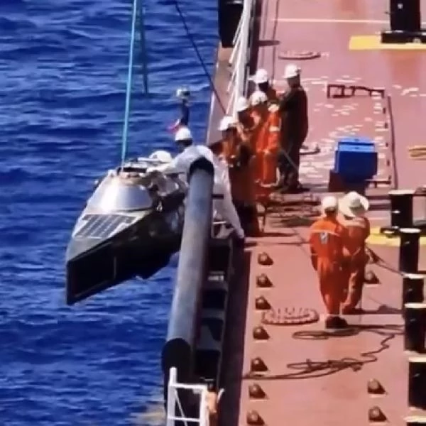Özel teknesiyle okyanusta kaybolan maceracı, 137 gün sonra Türk denizciler tarafından kurtarıldı