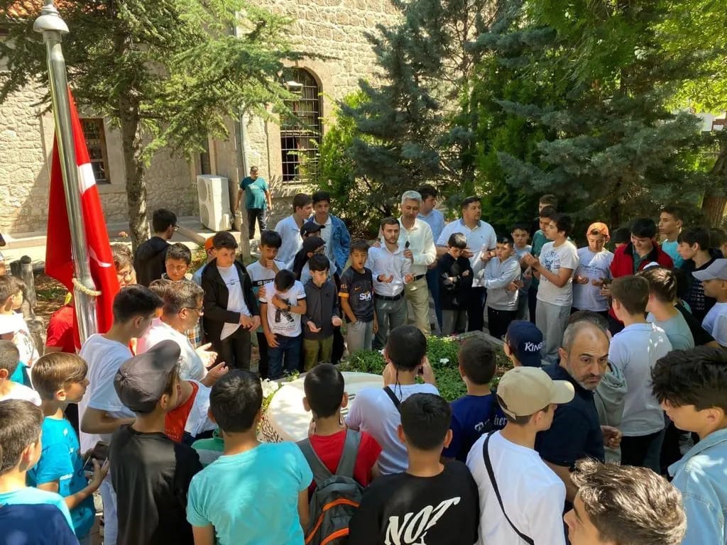 Kuran kursu öğrencileri Ankara’yı gezdi