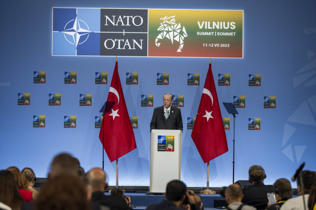 Son Dakika! Cumhurbaşkanı Erdoğan'dan NATO Zirvesi sonrası terörle mücadele çağrısı: Tüm müttefiklerimizden açık destek bekliyoruz