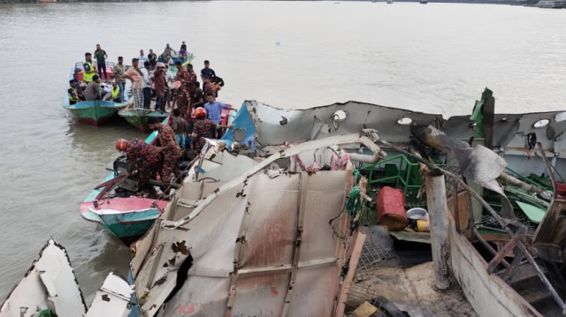 Bangladeş'te petrol tankerinde patlama! Alevler kontrol altına alınamıyor