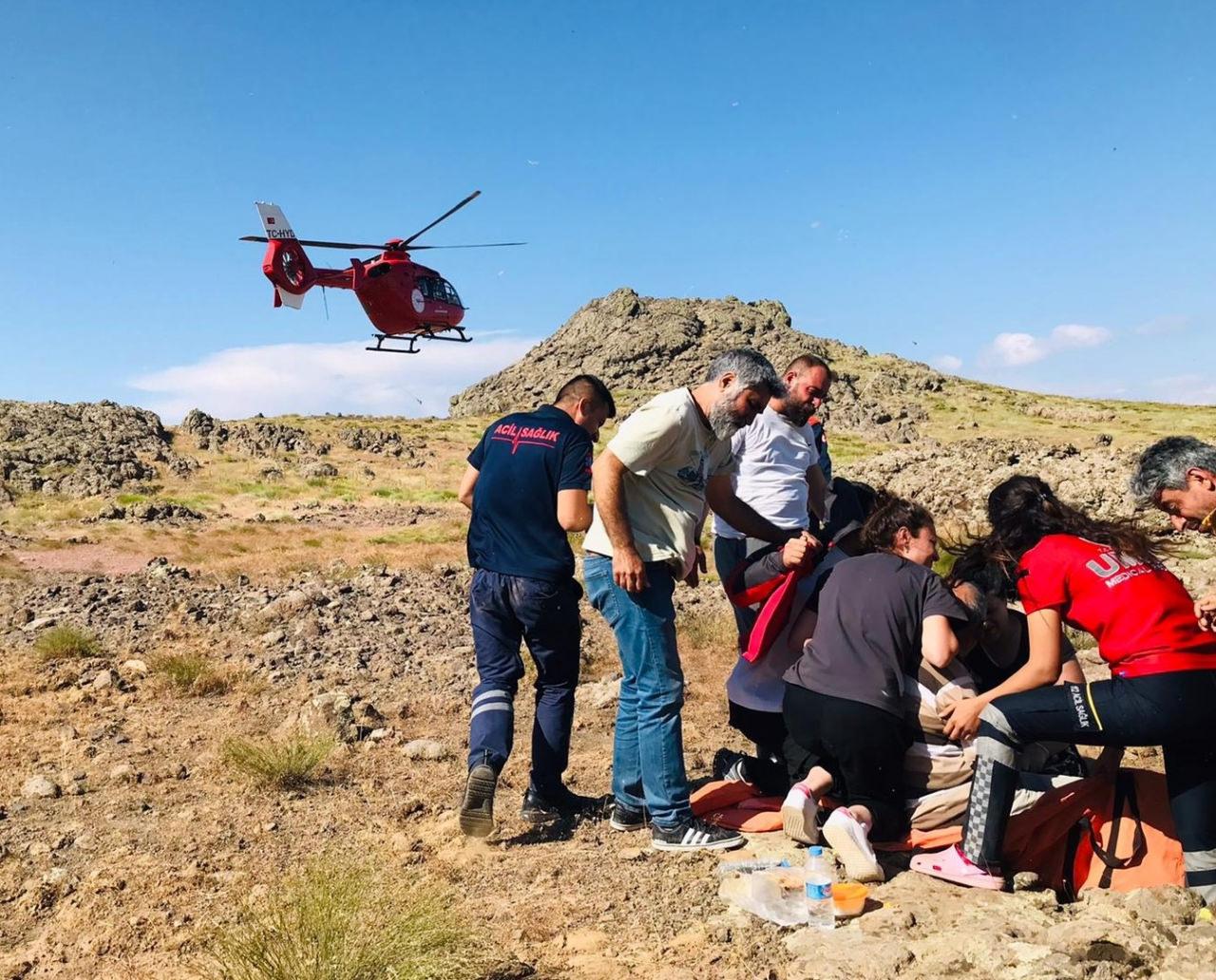 Tunceli'de ayak bileği kırılan kişi için ambulans helikopter kalktı