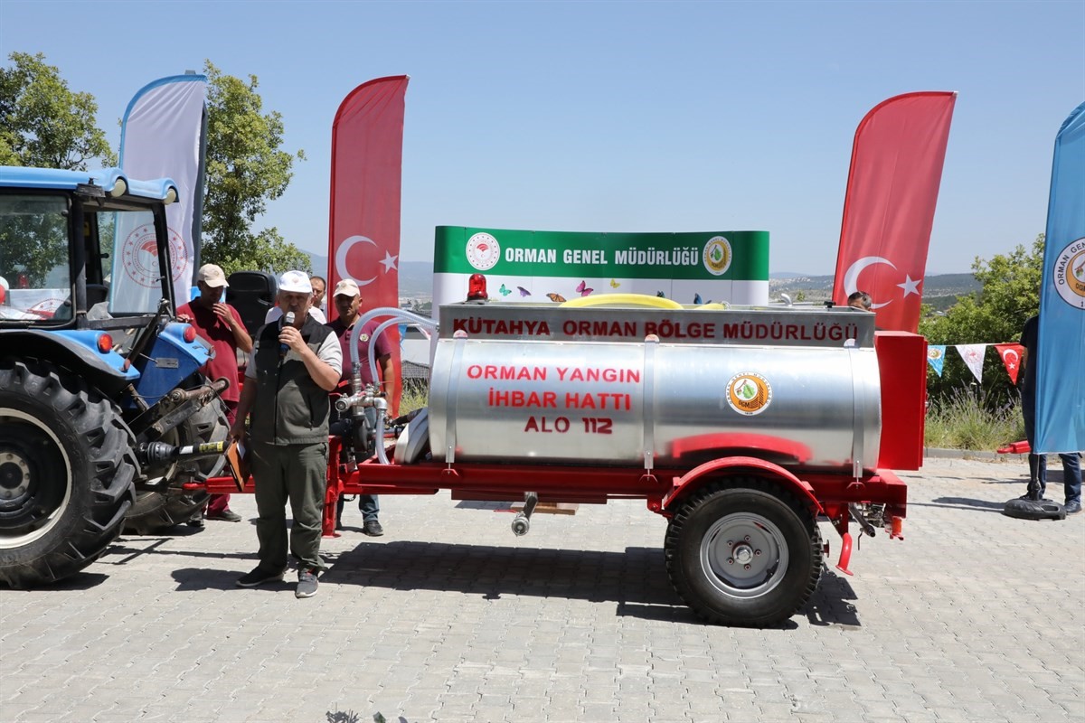 Kütahya’da orman yangınları ile mücadele için su tankerleri dağıtıldı