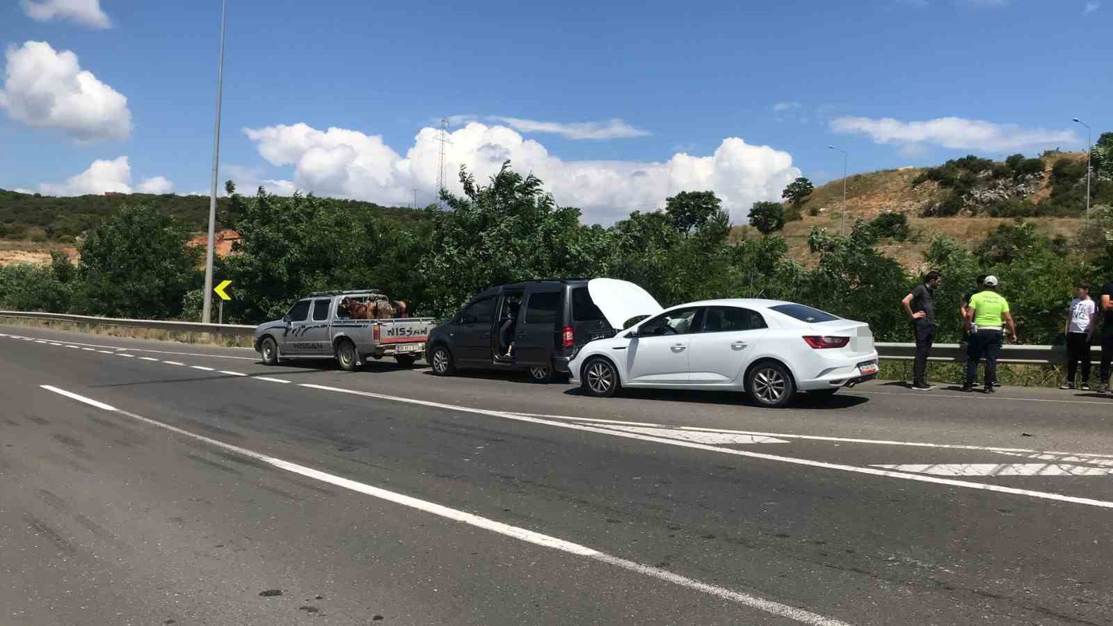 Bilecik’te 3 aracın karıştığı zincirleme kazada 5 kişi yaralandı
