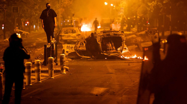 Fransa'daki protestolarda ölenlerin sayısı 2'ye yükseldi! İtfaiye eri tüm müdahalelere rağmen kurtarılamadı