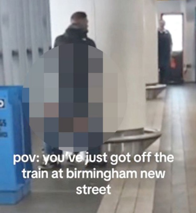 Kadın yolcu, metroda ilişkiye giren çifti kayda alıp sosyal medyada paylaştı
