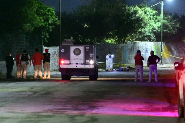 Meksika'da bir caddede 2'si kadın 6 kişinin cesedi bulundu