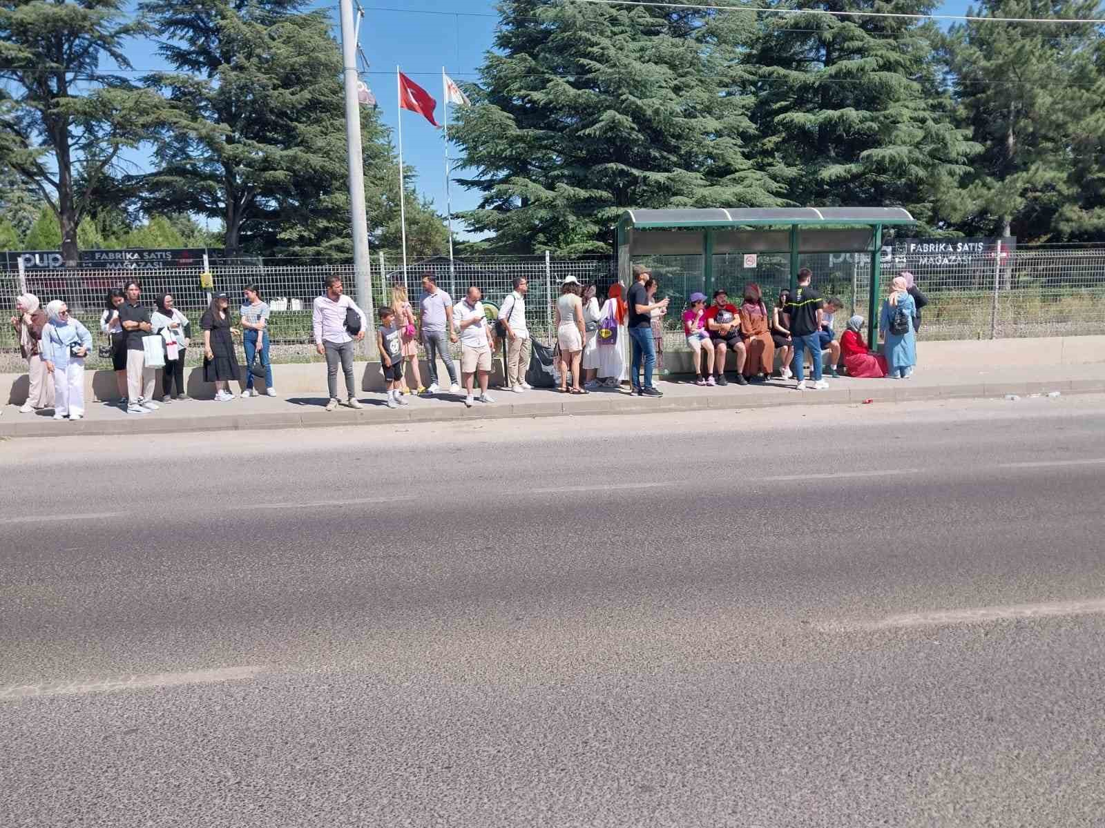 Misafirler Sazova’ya ulaşımda zorluk yaşıyor