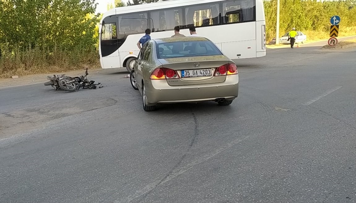 Hisarcık’ta motosiklet otomobile çarptı: 1 yaralı