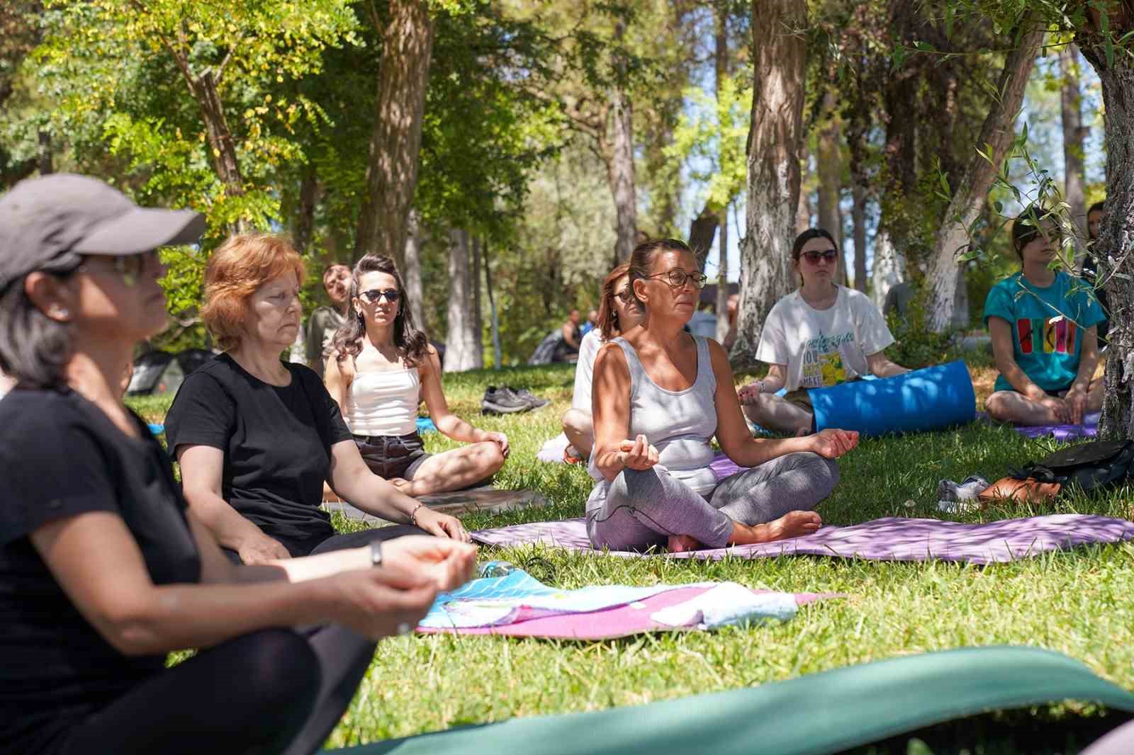 Tabiat içinde yoga ve sağlıklı beslenme kampı