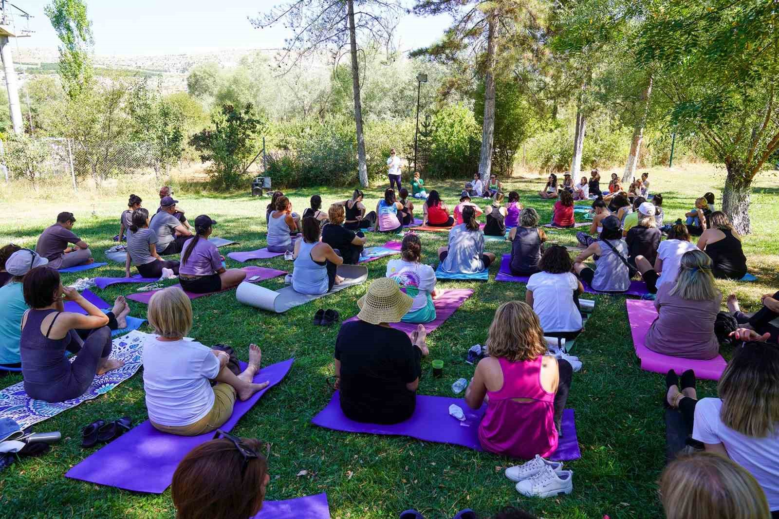 Tabiat içinde yoga ve sağlıklı beslenme kampı