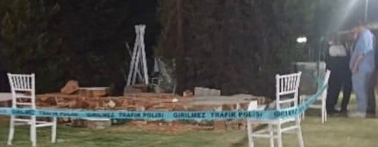 Torbalı'da düğün salonunda duvar yıkılması sonucu 1 çocuk hayatını kaybetti