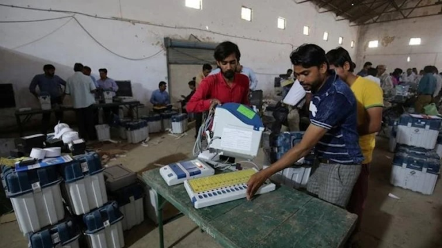 Hindistan'da yerel seçimlerde çıkan kavgalarda 11 kişi hayatını kaybetti