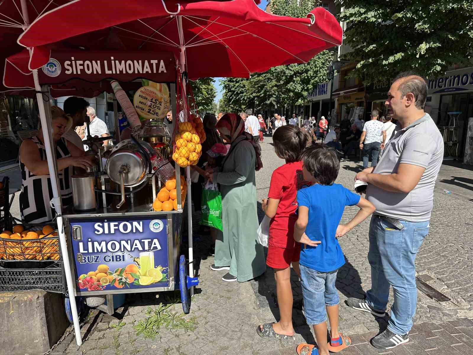 Sıcak havayı gören ‘sifon limonataya’ koşuyor