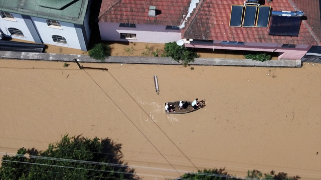 Karadeniz'de sel felaketinden etkilenen işverenler ve sigortalılar için prim ödemeleri ertelendi