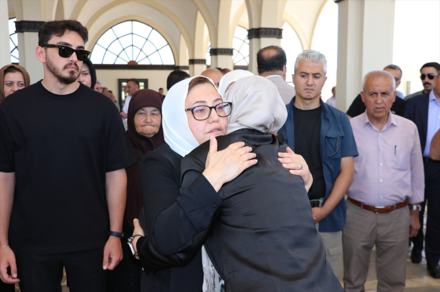 Fatma Şahin'in babası Mustafa Kıymık son yolculuğuna uğurlandı