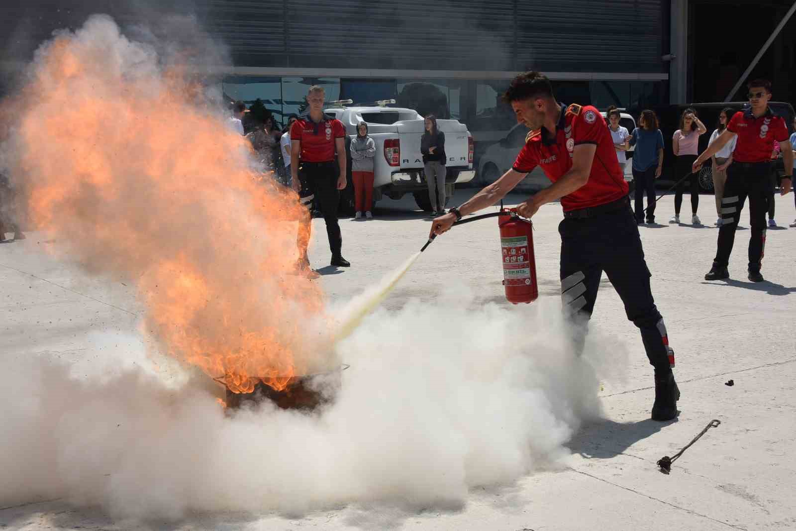 Bozüyük Belediyesi İtfaiyesi’nden yangın eğitimi