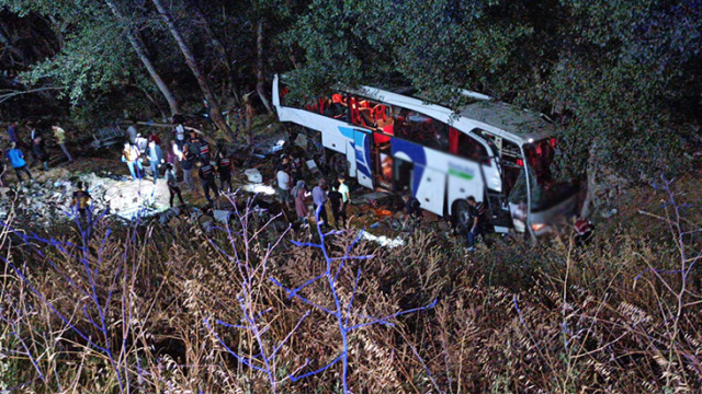 Yozgat'ta yolcu otobüsü şarampole yuvarlandı: 12 ölü, 19 yaralı