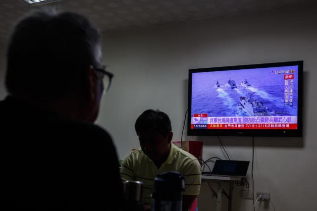 ABD ziyareti kriz çıkardı! Tayvan adasında tatbikat başlatan Çin ordusu bölgeye 42 jet ve 8 savaş gemisi gönderdi