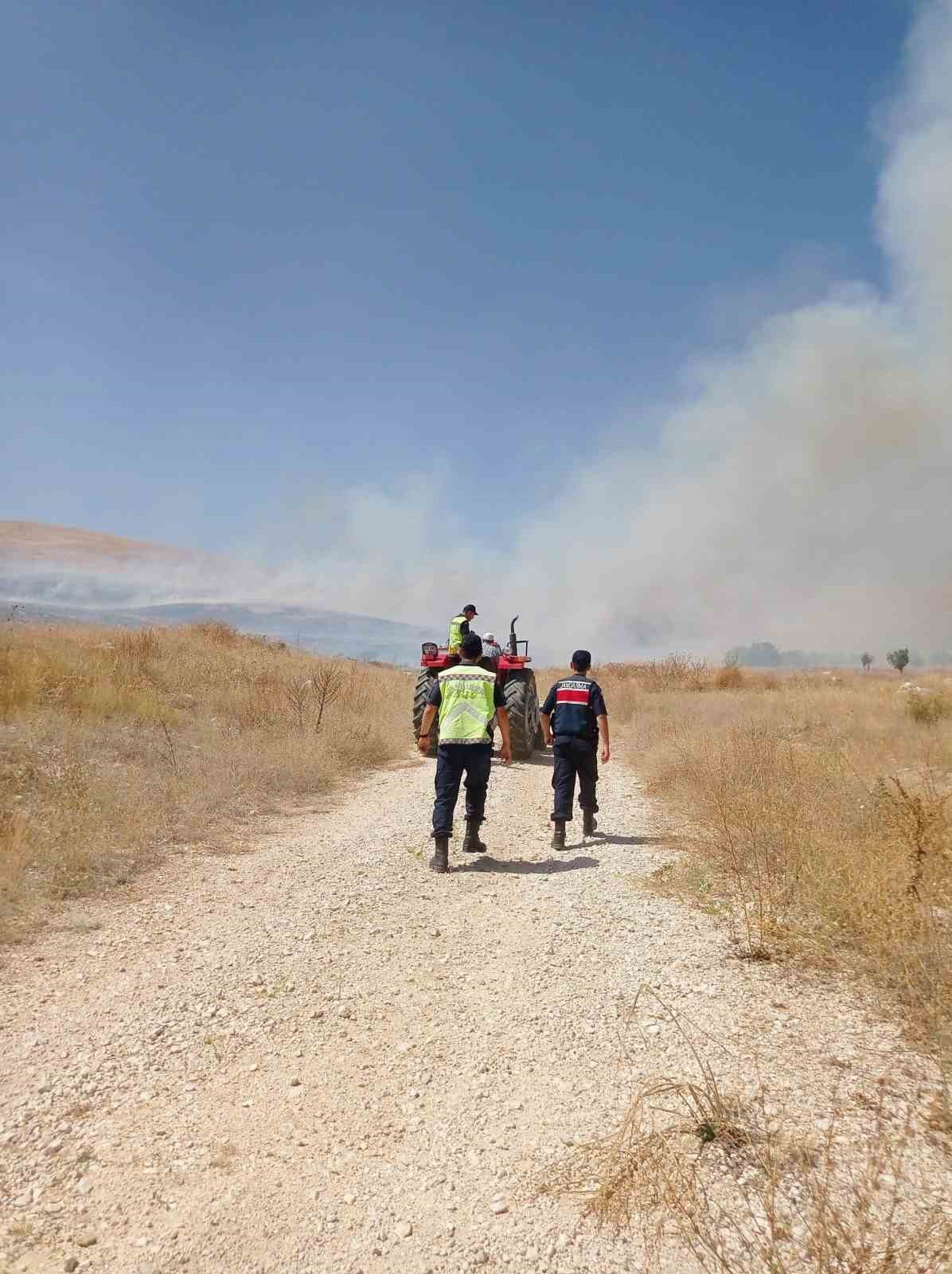 Şuhut’ta arazi yangını