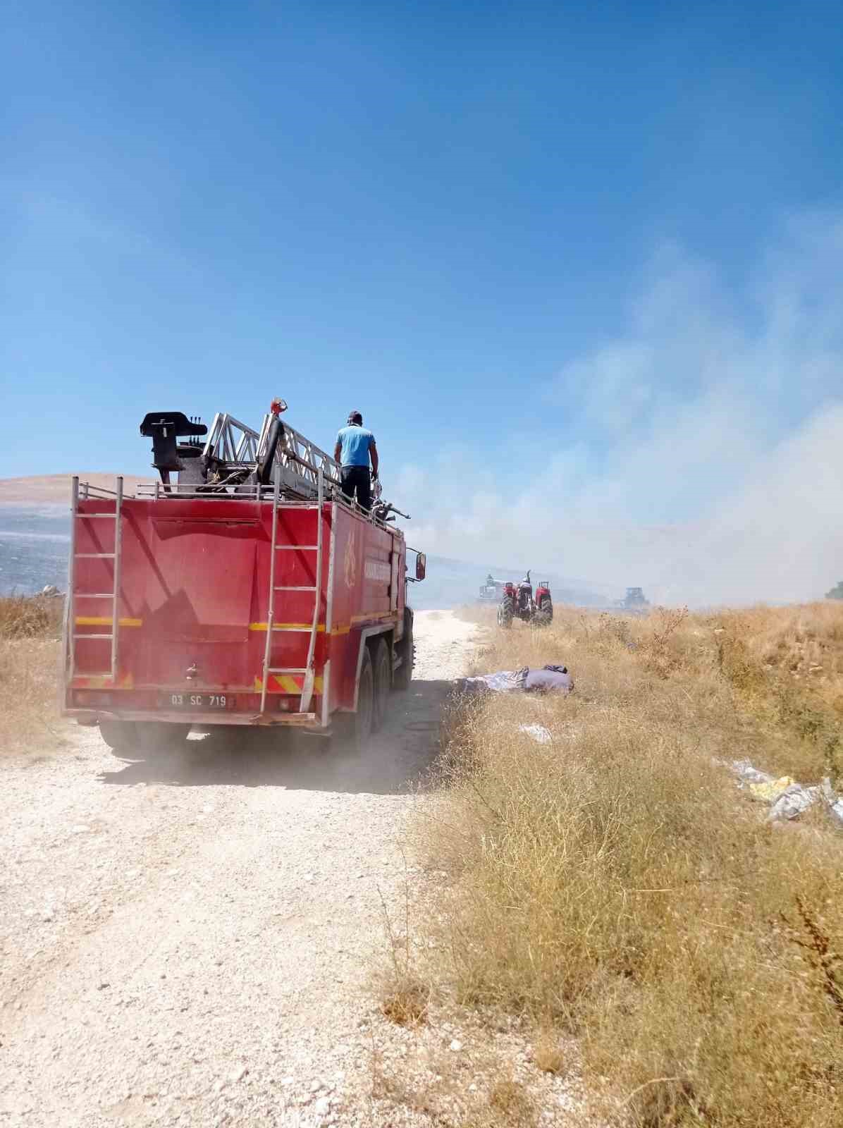 Şuhut’ta arazi yangını