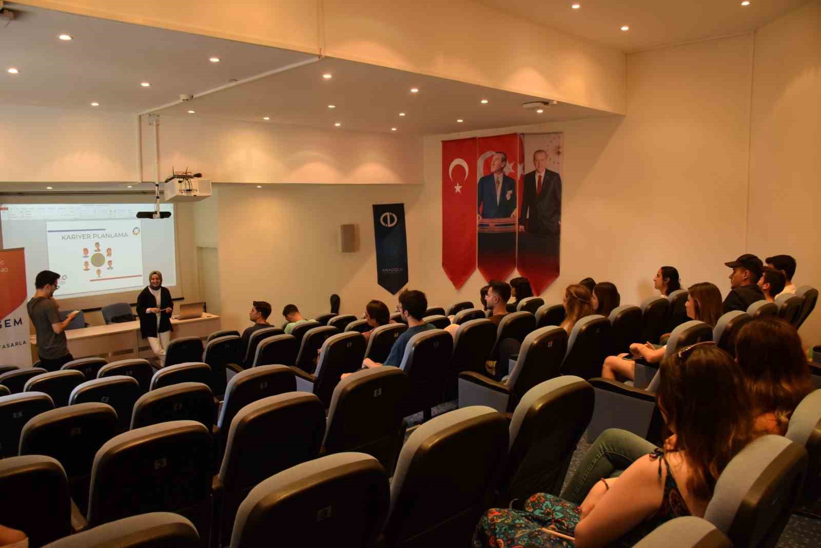 Anadolu Üniversitesi öğrencilerinin proje başarısı